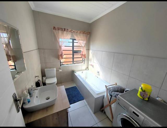 2 BEDROOM TOWNHOUSE FOR SALE IN MONTANA